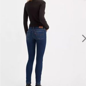 311 shaping skinny Levi’s 32-30